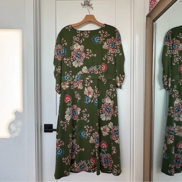 Kiyonna
Gabriella Print Jersey
A-Line Dress - Picture 3 of 3